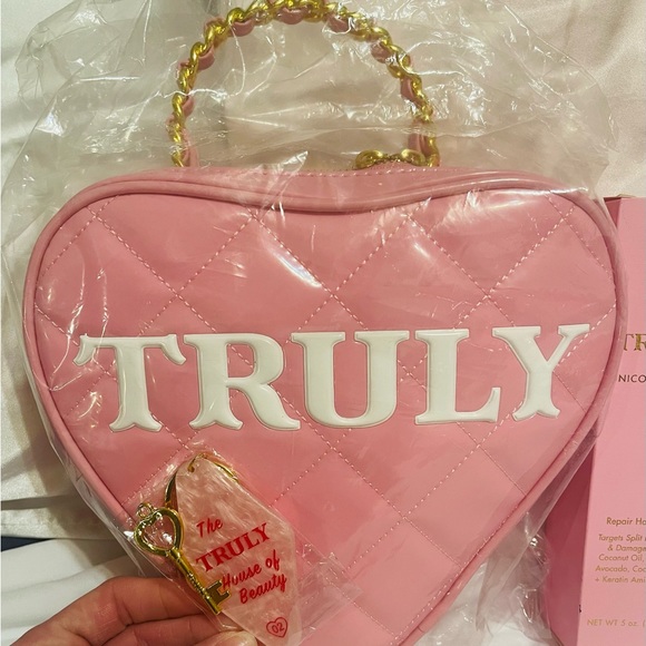 Truly bundle - Picture 2 of 7